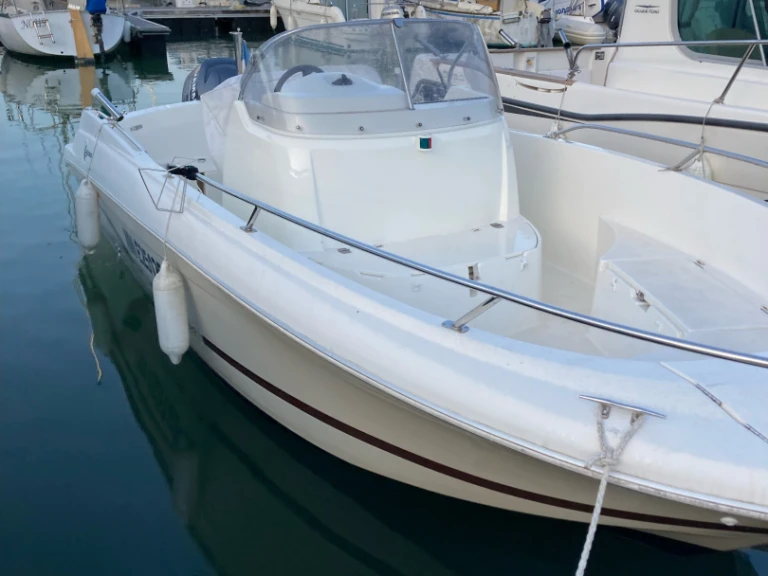 Huur Motorboot met of zonder schipper Jeanneau in Royan
