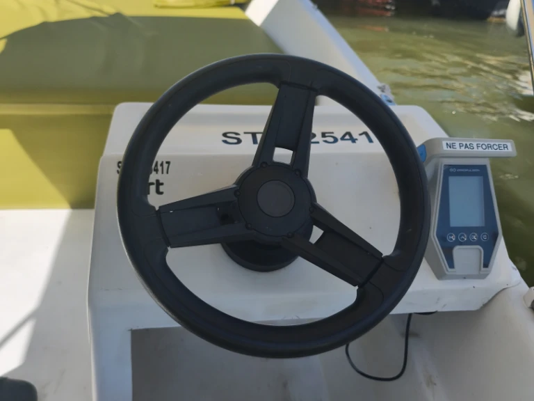 Huur Motorboot met of zonder schipper Sans Permis in Istres