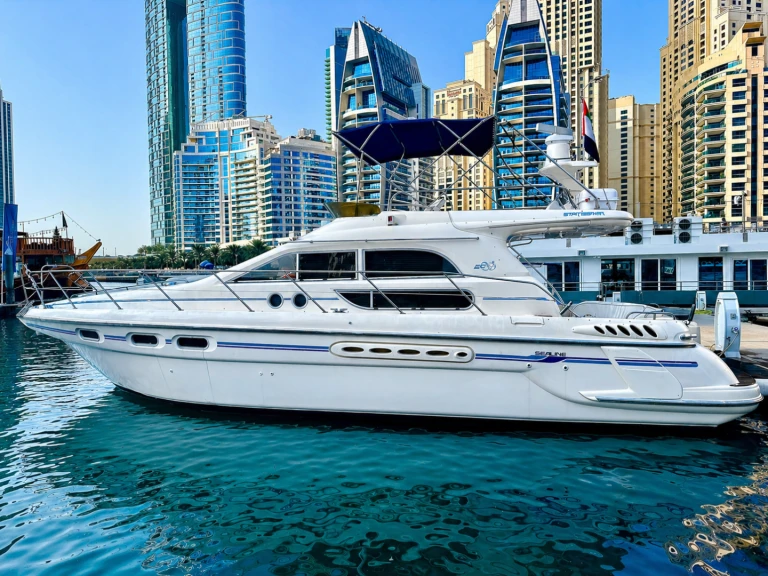 Bootverhuur Custom 34 MY in Dubai Marina via SamBoat