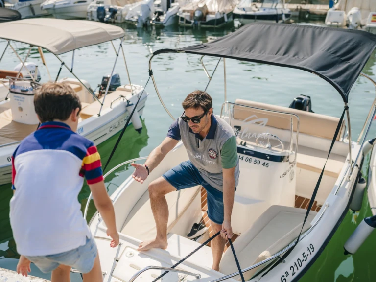 Huur Motorboot met of zonder schipper Karel in Benalmádena