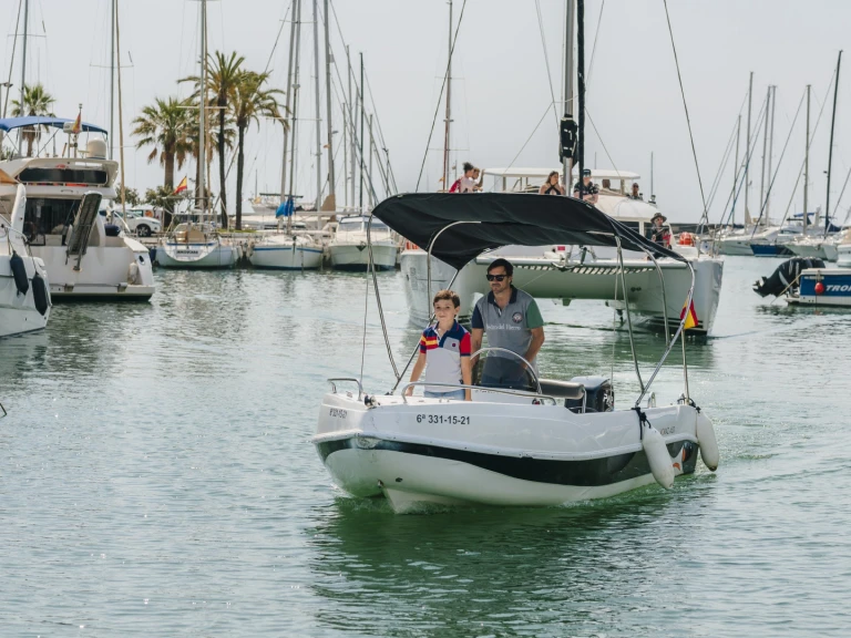 Bootverhuur Benalmádena goedkoop VORAZ 450 PLUS OPEN