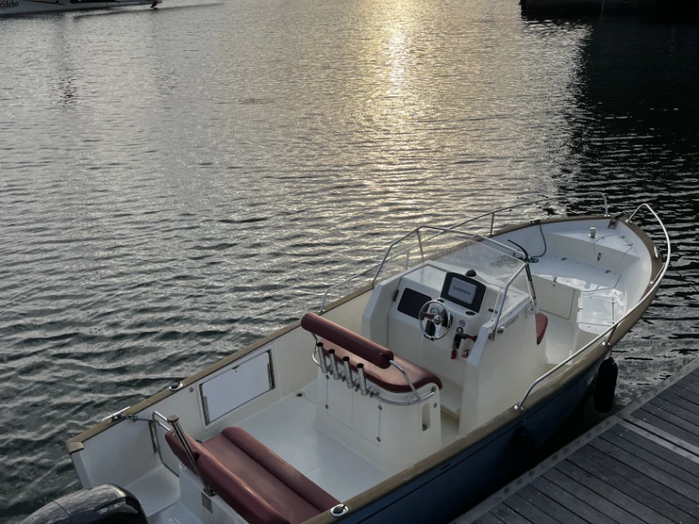 Motorboot te huur in Lorient voor de beste prijs