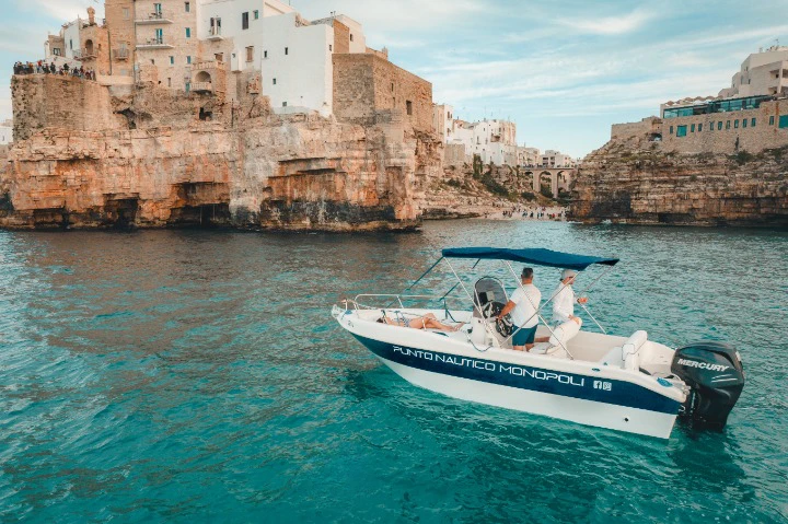 Blu-Blu 670 GT te huur van particulier of professional in Monopoli