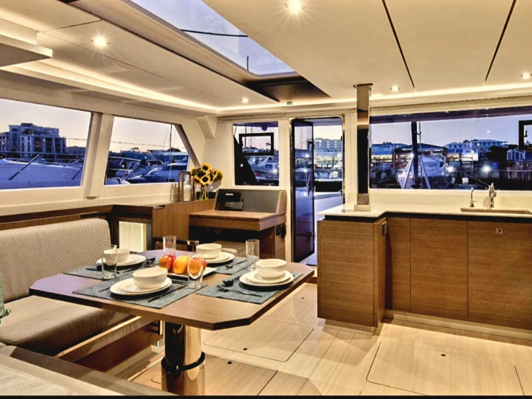 Verhuur Catamaran in Puerto Sotogrande - Leopard Leopard 42