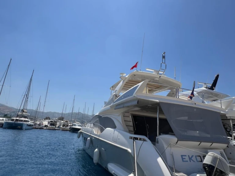 Verhuur Motorboot Azimut met vaarbewijs