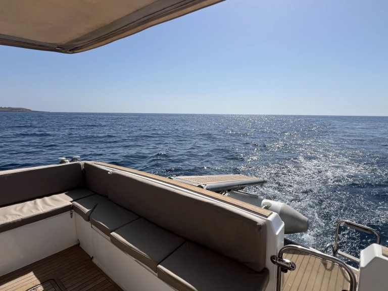 Huur een Azimut Azimut 37 Fly in Marzamemi