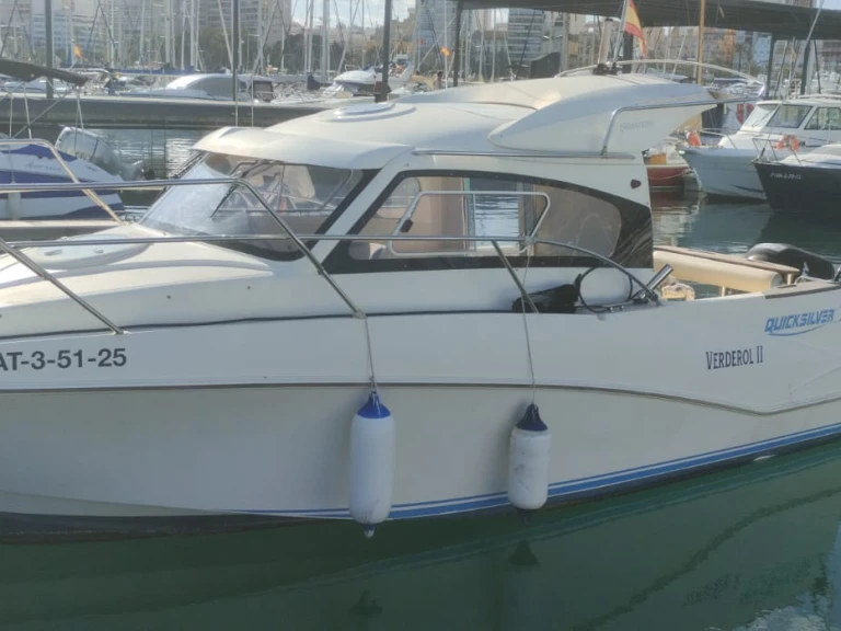 Bootverhuur Alicante goedkoop Activ 420 Cabin