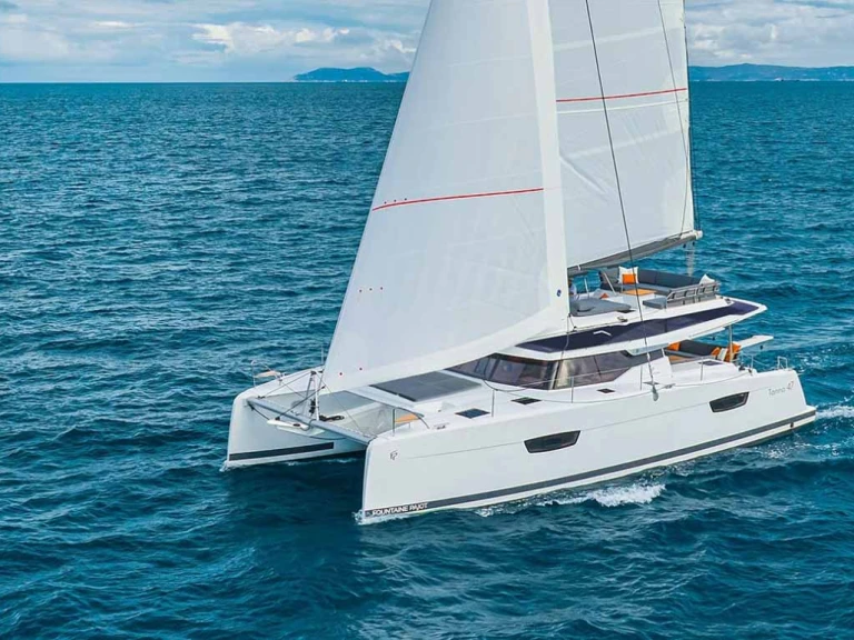 Huur een Fountaine Pajot Tanna 47 in Pula