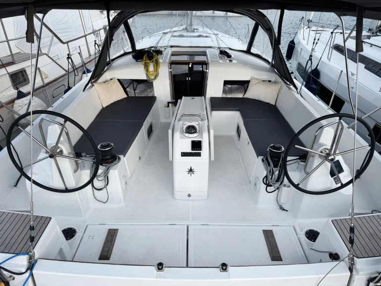 Bootverhuur Jeanneau Sun Odyssey 490 in Puntone via SamBoat