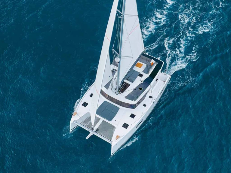 Catamaran te huur in Pula voor de beste prijs