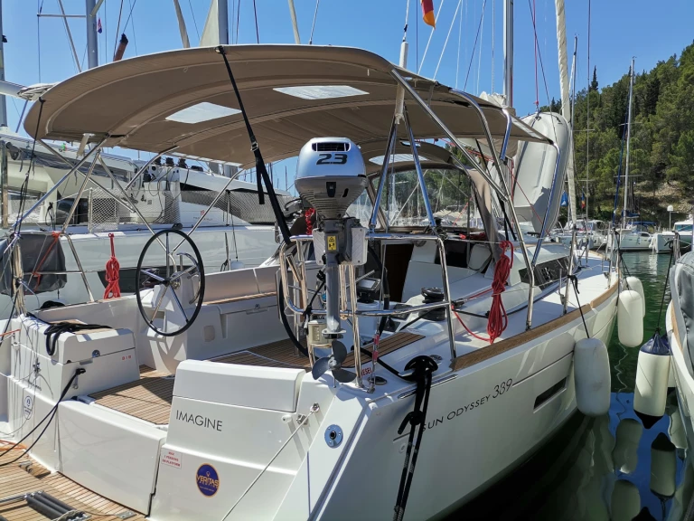 Huur een Jeanneau Sun Odyssey 389 in Palma de Mallorca