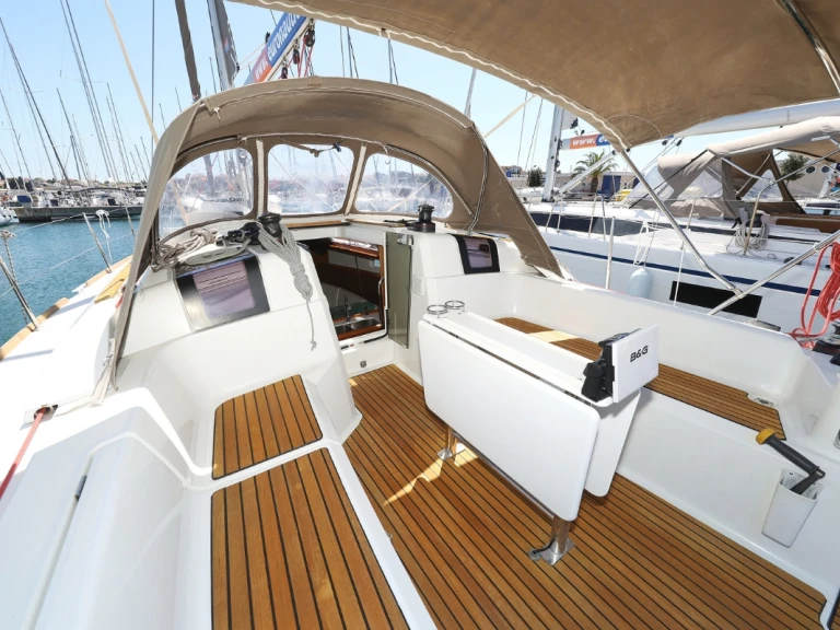 Bootverhuur Jeanneau Sun Odyssey 389 in Biograd na Moru via SamBoat