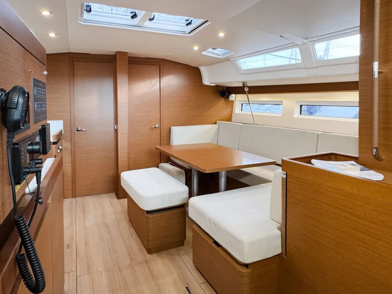 Jeanneau Sun Odyssey 490 te huur van particulier of professional in Puntone