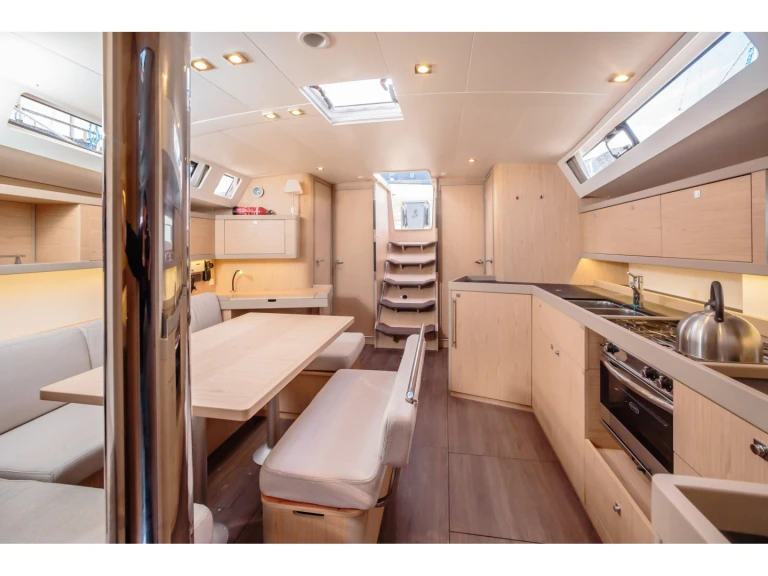 Huur een Bénéteau Oceanis 45 in Villa San Giovanni