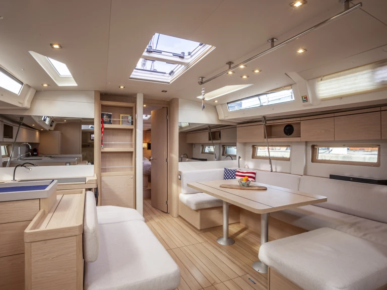 Bootverhuur Bénéteau Oceanis 51.1 in Álimos via SamBoat