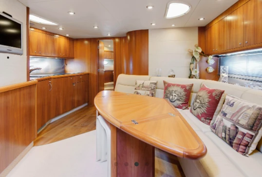 Verhuur Motorboot Sunseeker met vaarbewijs