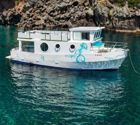 Verhuur Motorboot in Porto di Giardini - monstes monstes