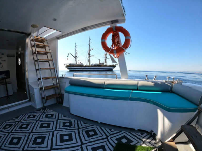 Motorboot te huur in Porto di Giardini voor de beste prijs