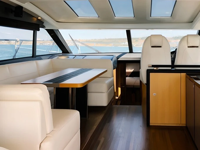 Huur een Princess Princess 52 Fly in Castellammare di Stabia