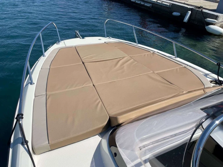 Huur een Quicksilver Activ 755 Sundeck in Marina (City)