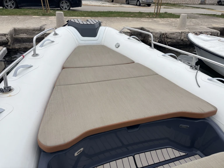 Huur RIB met of zonder schipper Zodiac in Trogir