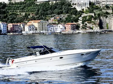 Huur een Itama Itama 38 in Sorrento