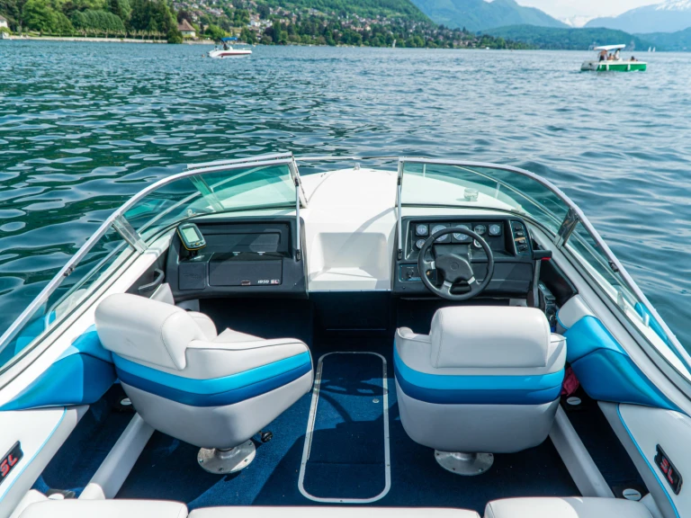 Motorboot te huur in Annecy voor de beste prijs