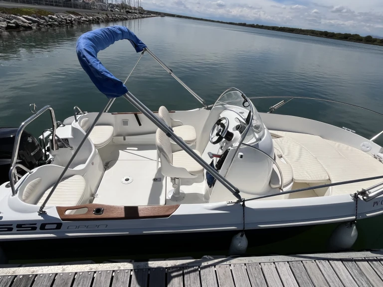Huur Motorboot met of zonder schipper Bénéteau in Port Leucate