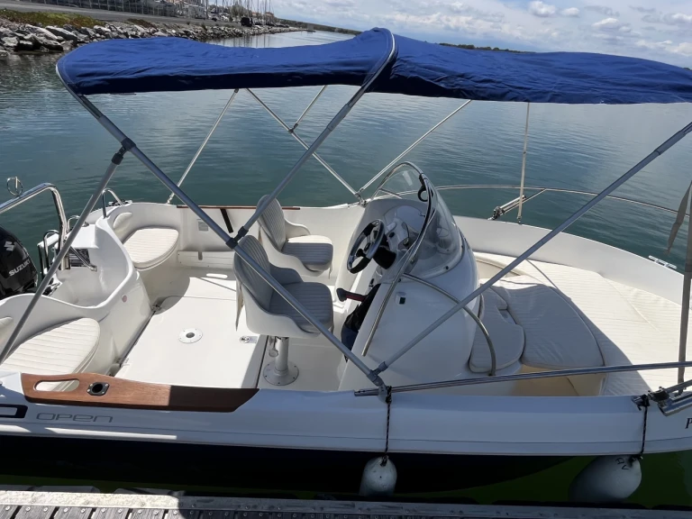 Verhuur Motorboot Bénéteau met vaarbewijs