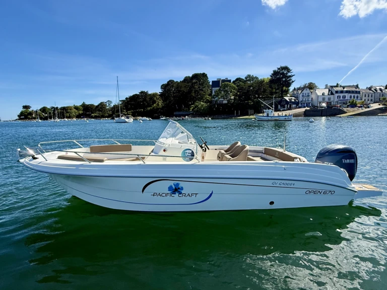 Huur een Pacific Craft Pacific Craft 670 Open in Combrit