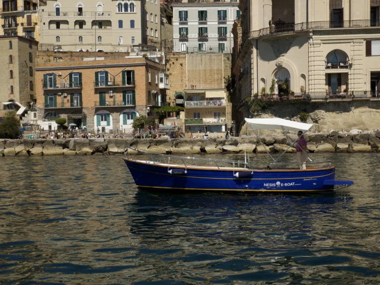 Bootverhuur nesis full electric freedom23 in Napels via SamBoat