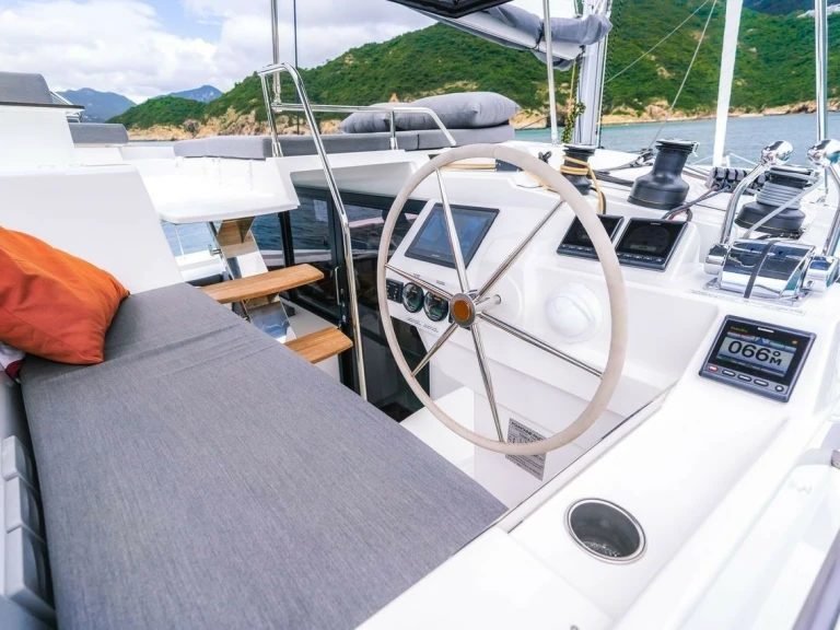 Huur Catamaran met of zonder schipper Fountaine Pajot in Le Marin