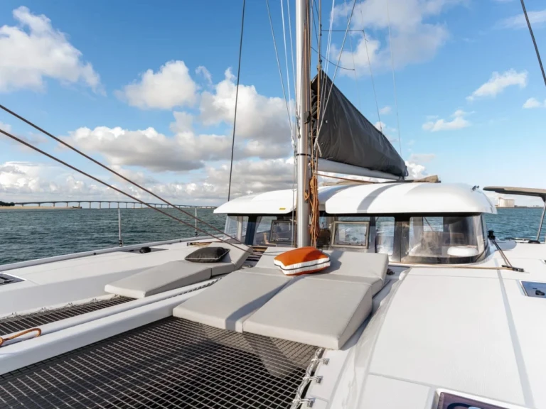 Verhuur Catamaran Excess met vaarbewijs
