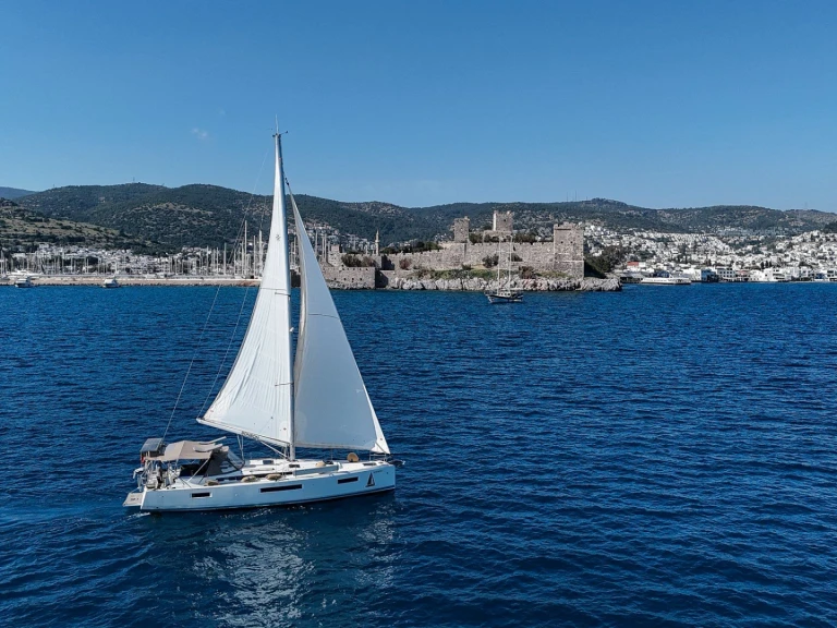 Huur een Jeanneau Sun Odyssey 440 in Bodrum