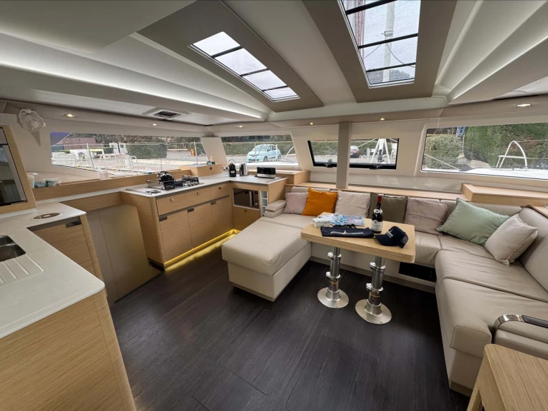 Bootverhuur Fountaine Pajot Elba 45 S in Cogolin via SamBoat
