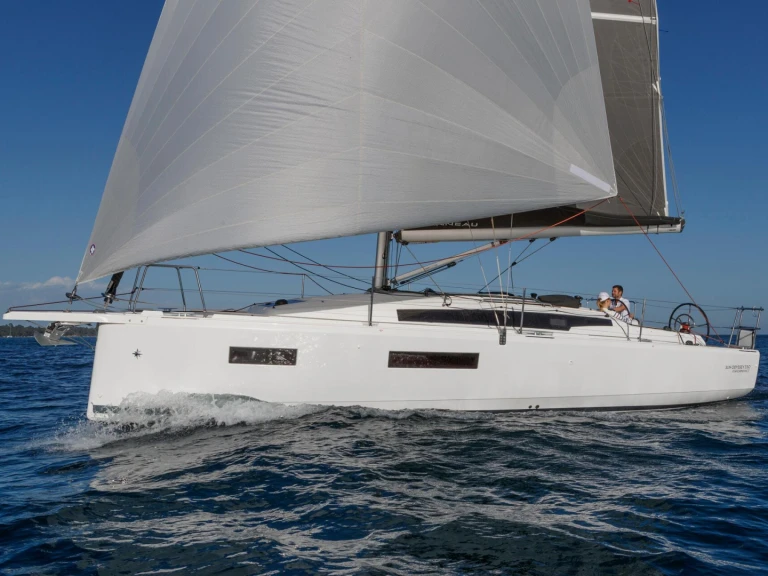 Huur een Jeanneau Sun Odyssey 350 in Biograd na Moru