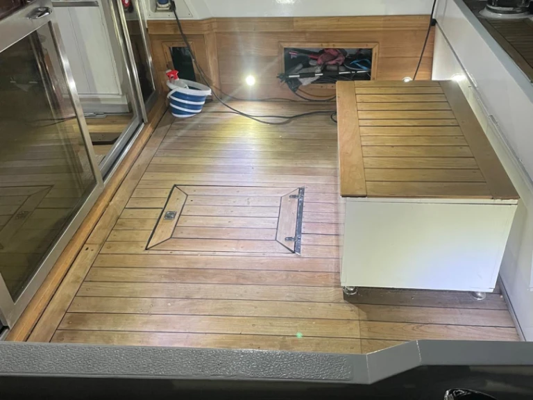 Bootverhuur Posillipo Martinica 42  in Angera via SamBoat