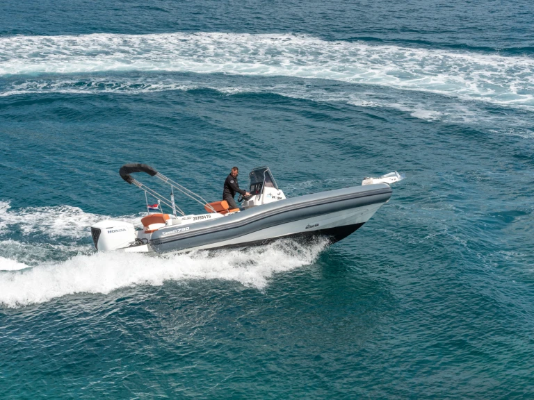 Bootverhuur Marlin Boat 790 Pro Dynamic in Trogir via SamBoat