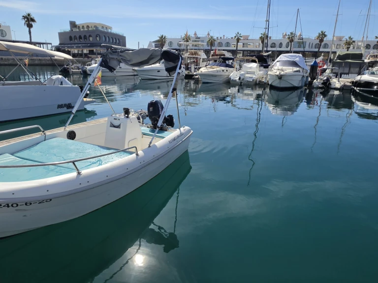 Huur een Stable 400 in Alicante