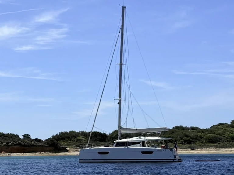 Bootverhuur Fountaine Pajot Astrea 42 in Porquerolles via SamBoat