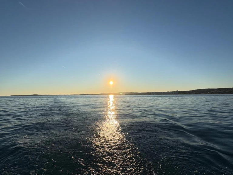 Bootverhuur Hunter Hunter 38 in Saint-Laurent-du-Var via SamBoat