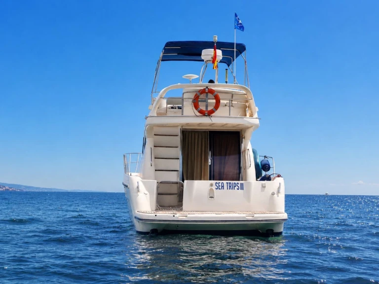 Huur een ASTINOR Astinor 34 Cruiser in Fuengirola