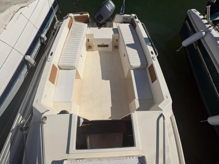 Huur Motorboot met of zonder schipper Jeanneau in Frankrijk