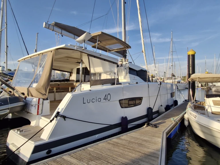 Bootverhuur Fountaine Pajot Lucia 40 in Rota via SamBoat