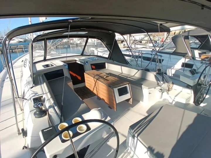 Dufour Dufour 530 te huur van particulier of professional in Cagliari
