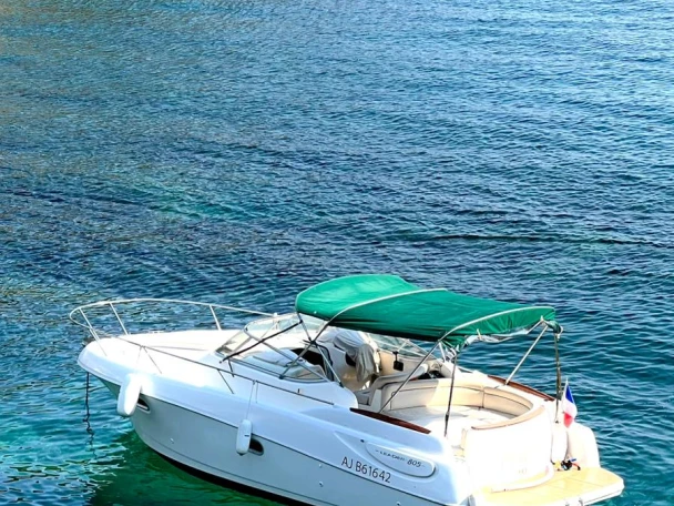 Verhuur Motorboot Jeanneau met vaarbewijs