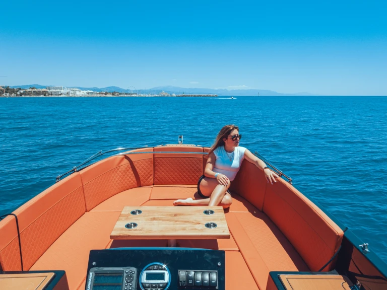 Motorboot te huur in Puerto Marina Benalmadena voor de beste prijs