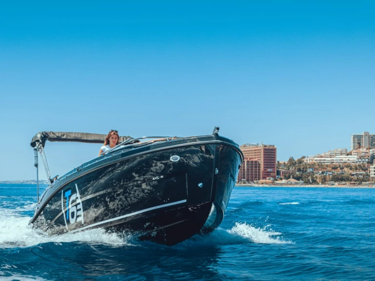 FEMIS AQUA 615 T6 te huur van particulier of professional in Puerto Marina Benalmadena