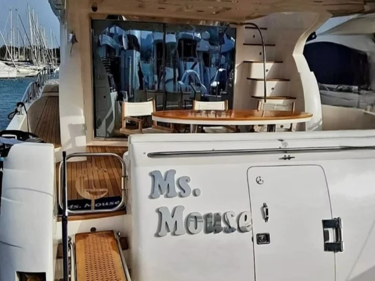 Verhuur Jacht in Gouviá - Gulf Craft Majesty 66
