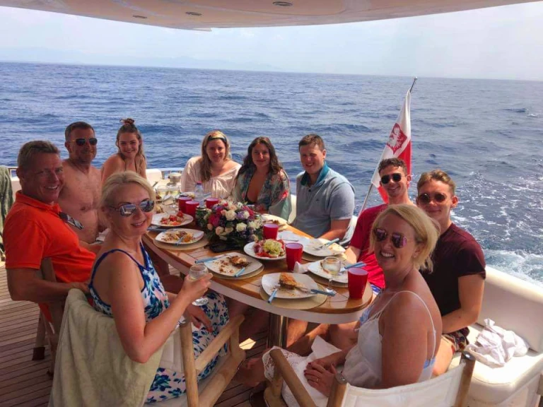 Bootverhuur Gulf Craft Majesty 66 in Gouviá via SamBoat